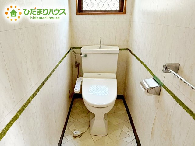 小窓で採光面と通気性を確保しておりますので、陽射し差し込む明るい空間で、いつもさわやかな状態を保っていただけます！