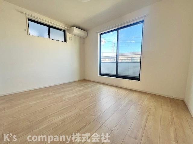 洋室6帖◇バルコニーに出入りができるお部屋です◇