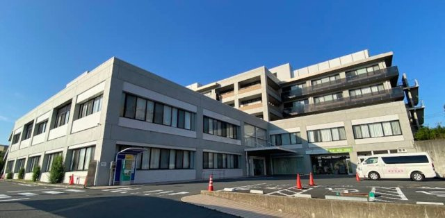 南町田病院は駅近くにある総合病院です。救急受付もしているので夜間の急なトラブルも近くて安心ですね。