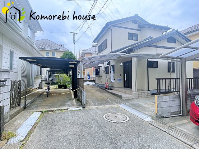前面道路含む現地写真です