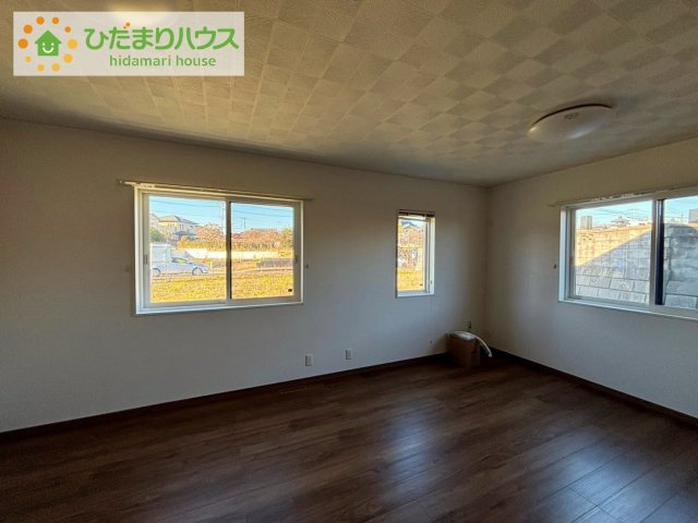 窓が多く、明るい空間を演出してくれます(*^^*)