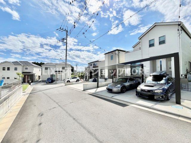 閑静な住宅地に馴染む落ち着いた色合いの外観。一度、是非、現地をご見学ください。　