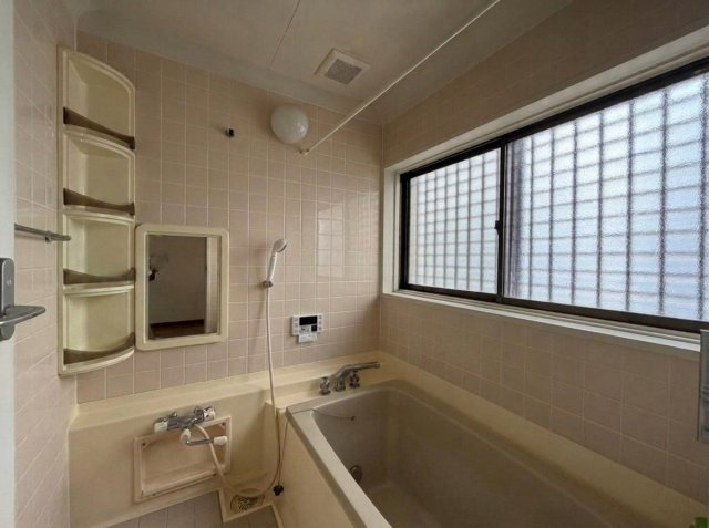 一日の疲れを癒すリラックス空間として快適な浴室