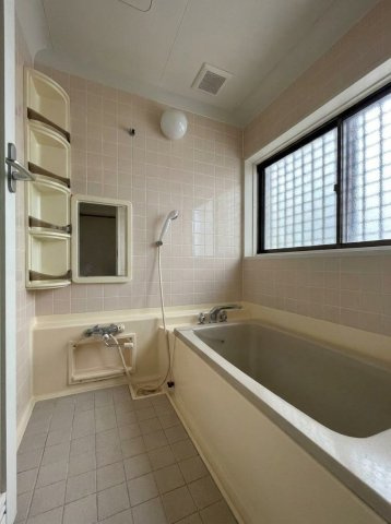 一日の疲れを癒すリラックス空間として快適な浴室