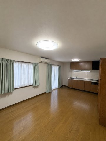 LDK14帖　LDK一体型で、食事もくつろぎもひとつの空間で完結。