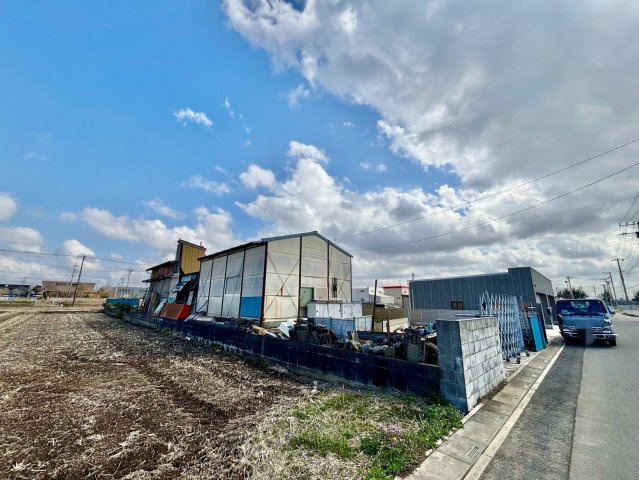 更地渡しでのお引渡しです。475？の大きな売地です。是非お問合せ下さい♪