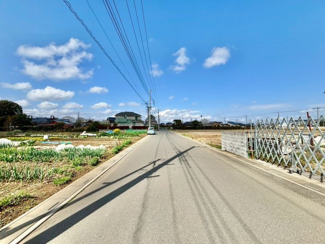 更地渡しでのお引渡しです。475？の大きな売地です。是非お問合せ下さい♪