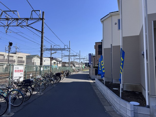 東側前面道路
