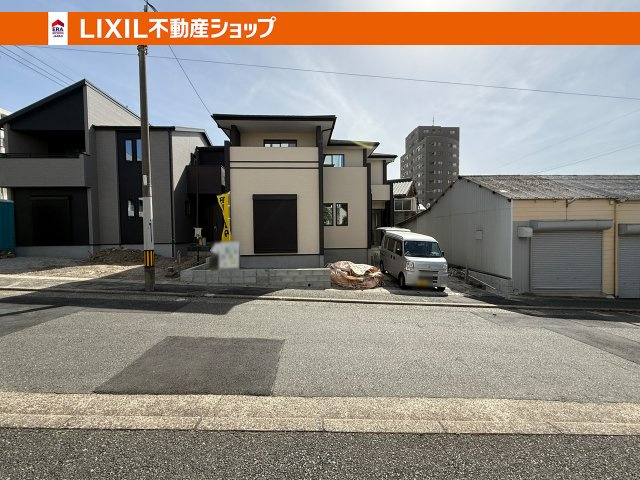 交通量が少ないので、車の出し入れは楽々です！