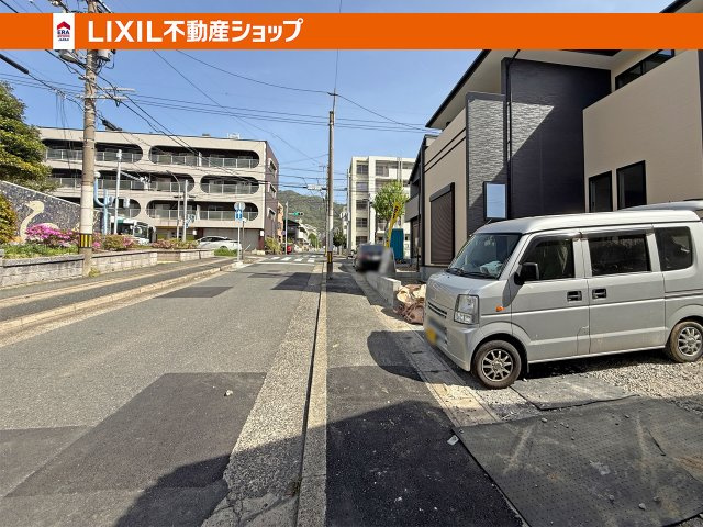 一方　北東側　公道　幅員9.2ｍ　駐車2台ＯＫ