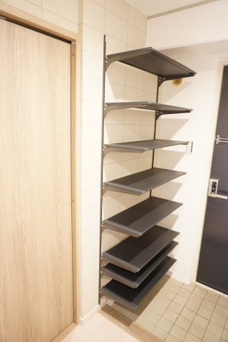 可動棚で空間を有効活用した玄関