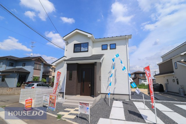 【外観】1号棟　朗らかで健康的なデザインの外観♪耐久性やメンテナンス性に優れた外壁材はセルフクリーニング仕様。