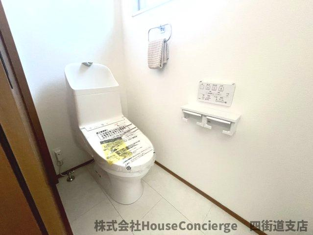 自動洗浄や温水便座など、うれしい機能が充実。毎日使う場所だからこそ、“使い心地”にもこだわりました