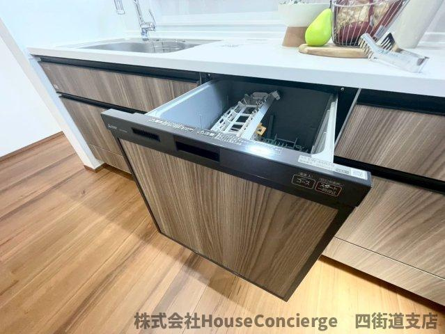 洗い物にかかる時間を、自分や家族の時間に変える。食後のひとときに“余裕”を生み出してくれる食洗機です