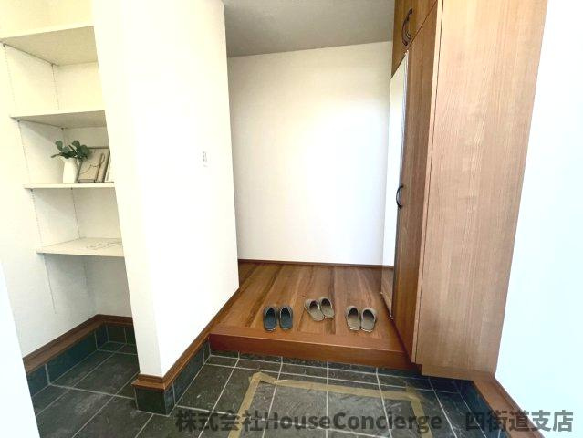 片付いた玄関は、家族の暮らしをもっとスマートに