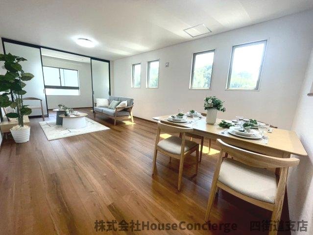 今日あったことを話したり、ただ一緒にテレビを見たり。そんな何気ない時間が、ここでは宝物になる