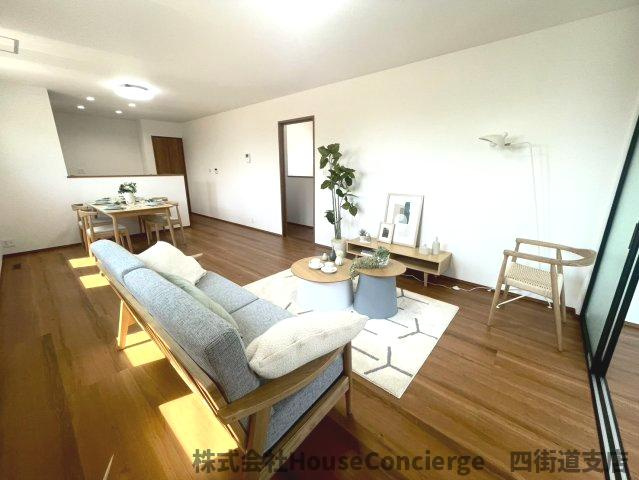 本を読んだり、子どもと遊んだり、ときには一人でぼーっとする時間も。心のバランスを整える“居場所”がここにあります