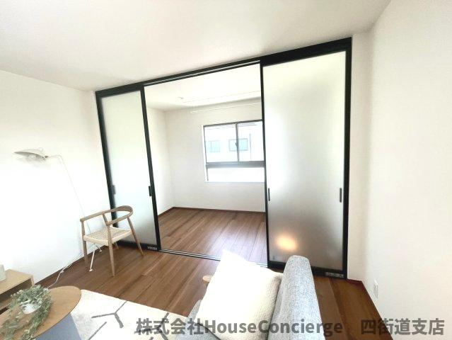 リビングとつながるサンテラス。おうち時間がカフェのようなひとときに