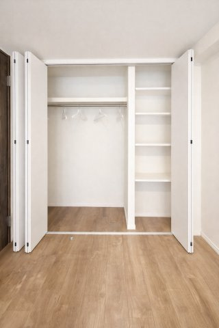 大容量のクローゼット1（お荷物搬入前）