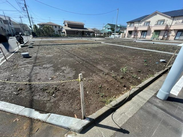 物件の詳細については、現地を見てわかること以外に、役所や法務局などで調べないとわからないことがあります。そのため、現地に行く場合は、もしこの物件を買ったらどのような生活ができるかをイメージしましょう。