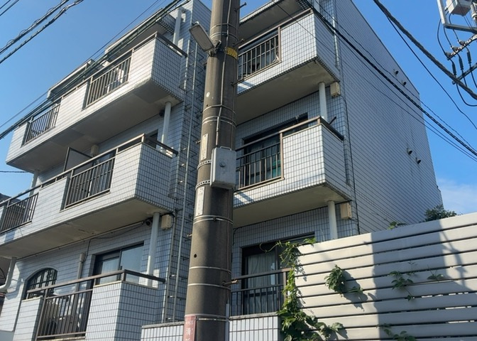 マンションの駐輪場は、事前に空きがあるか確認を取ると安心です。せっかく入居したのに駐輪スペースがない！なんてことになったら大変ですよね。そこで、内見時や購入前にはまず事前に確認しておくと良いでしょう。