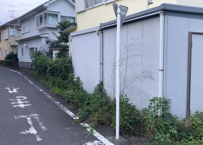 人が暮らすうえで日光は大切な要素となります。日当たりの良さは譲れないポイントですね。併せて近くに大きな建築物の建築予定がないか、あるいはそれが可能な土地が近くにないか事前に確認することもお勧めします。