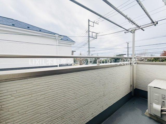 洗濯物が多い家族でも安心のワイドタイプのバルコニー採用！洗濯物も乾きやすいと思います。