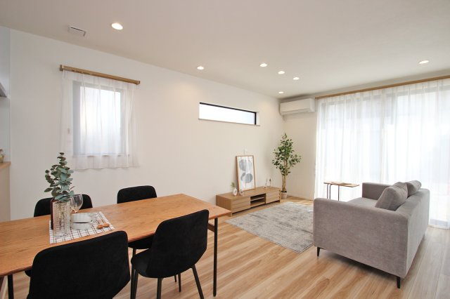 2面採光で日当たりがよく明るいリビング♪【プラン例】建物価格2040万円~、建物面積106.00？