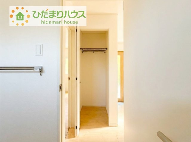 家族みんなで共同で使える便利な廊下収納！
