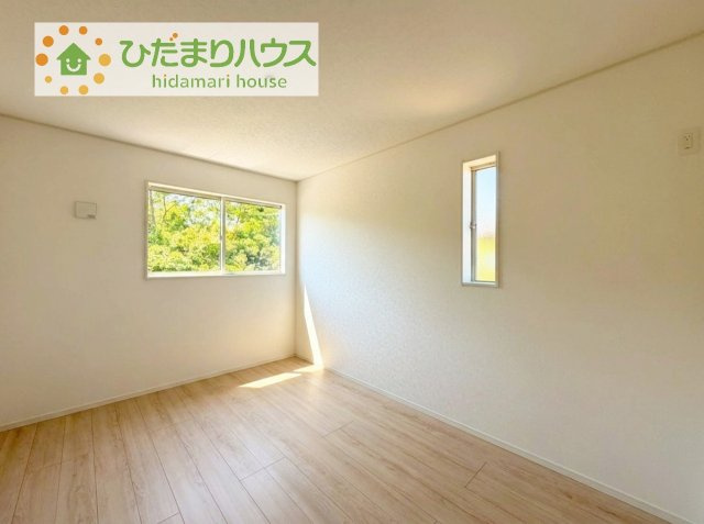 机にベットを置けば子供部屋の完成です！
