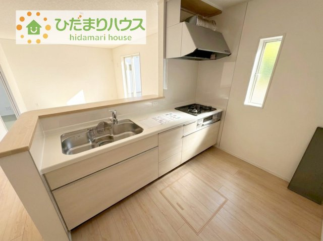 料理をしながらでも、ご家族との会話を楽しめる対面式キッチン♪