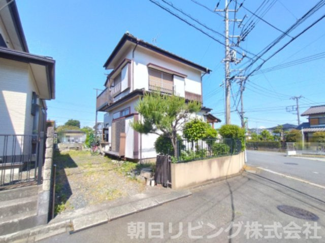東側からの外観写真