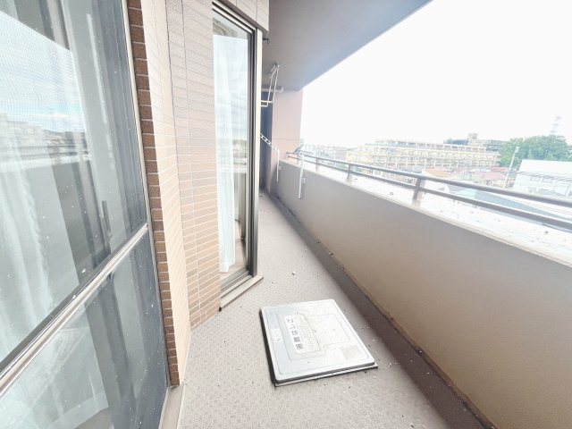 外からの目が気にならないバルコニーで洗濯物が干せます