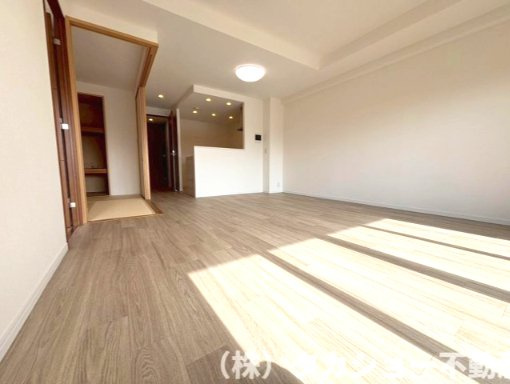 ゆったり過ごせる居間です