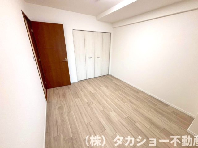 明るい洋室です