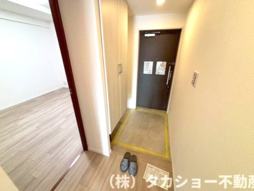 毎日通る玄関はこちらです