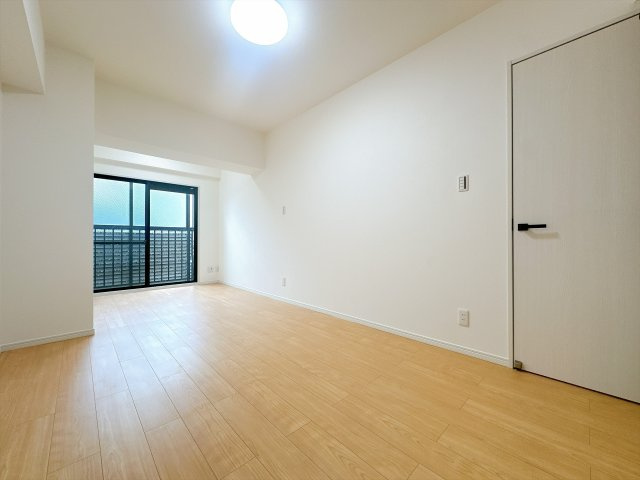 使い勝手の良い洋室です。お好みの空間づくりを◎