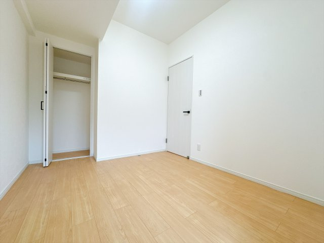 シンプルな洋室です。様々な用途に活用できます♪