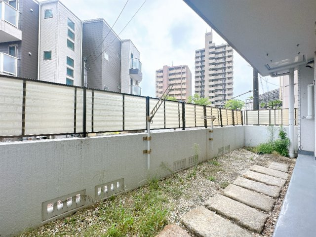 陽当たりの良いバルコニーです。心地よい時間を過ごせます♪