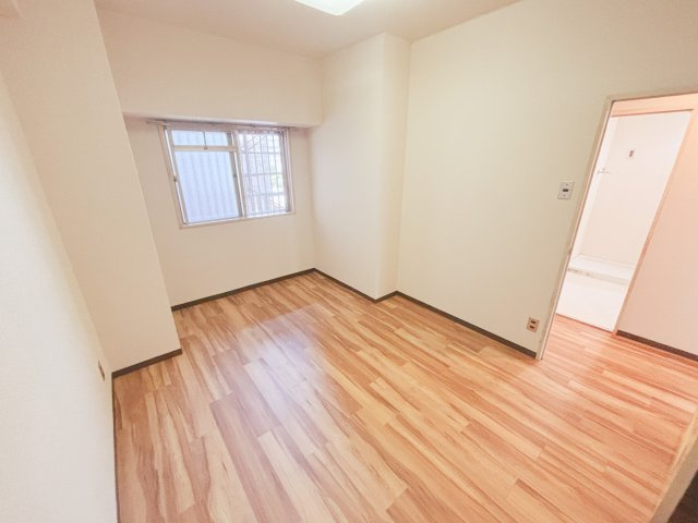 ■プライバシーに配慮された設計プランを採用し、居住性を一段と心地よいものにしています。明るく開放的な空間を演出しております。