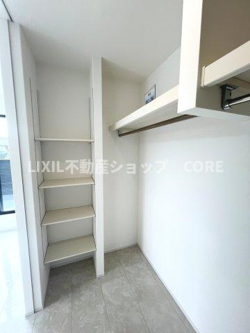 暮らしの心地を大きく左右する収納を適材適所に配置し、使い勝手を考慮しました。
