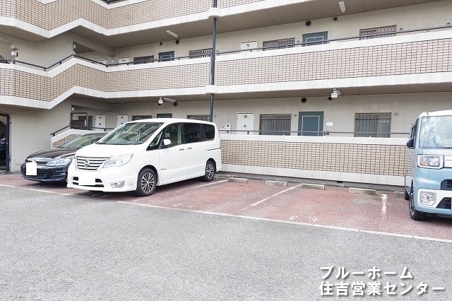 敷地内にある駐車場です！