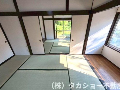 柔らかい畳が心地よい和室