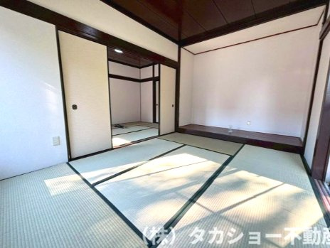 フローリングだけでなく、和室もあります