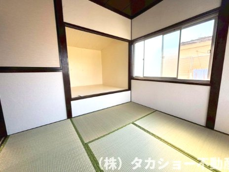 中はこのようになっています