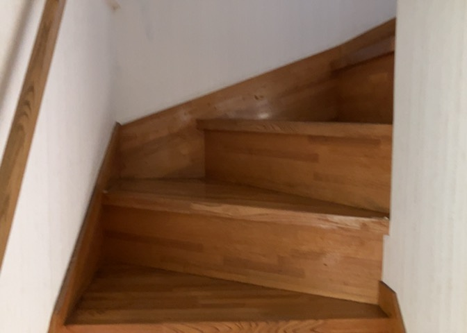 限られた敷地面積の場合、収納スペースを狭くして居室スペースを広く取ろうとすると、収納スペースがなくて困ることがあります。見学の際に各部屋に収納スペースがあるか、収納を置く場所はあるのか確認しましょう。