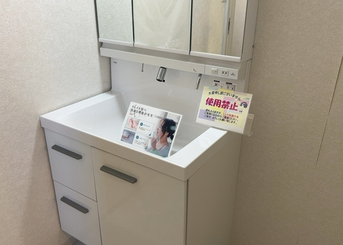 洗面化粧台では顔を洗ったり、身だしなみを整えることが本来の使い方ですが、用途によっては洗面化粧台に求められる機能が違ってくるため、ご自身や家族のライフスタイルに合ったものを選ぶことをおすすめ致します。