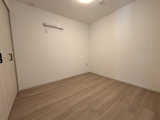 書斎や仕事部屋に最適の洋室です！先行配管でエアコン取付できます。