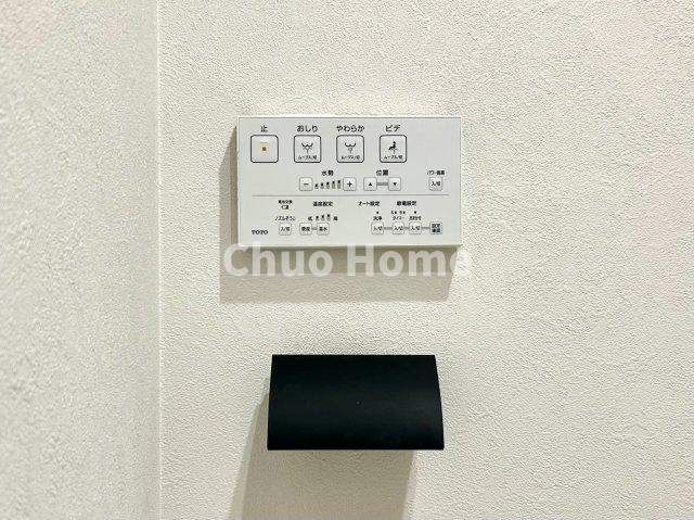 【ウォシュレット】清潔に使いたいお手洗いには最適な設備です。もちろんウォームレットも標準装備です。