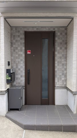 タイル調の上品な玄関♪